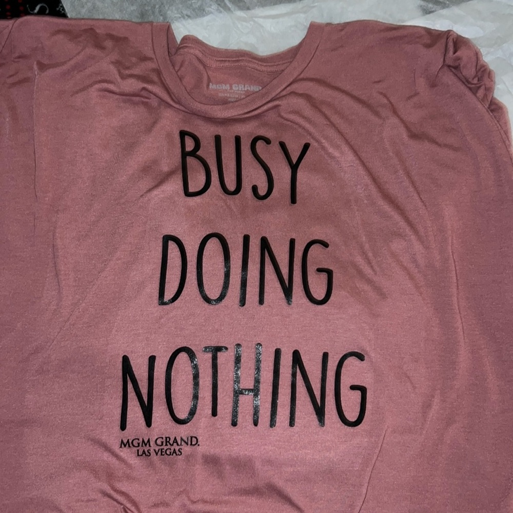 🛍 2/$15 MGM Grand, Las Vegas tee